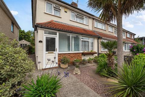 3 bed property, in Leinster Avenue, £270,000