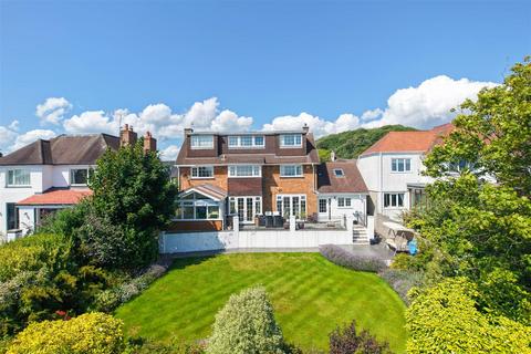 5 bed property, in Danygraig Avenue, £760,000