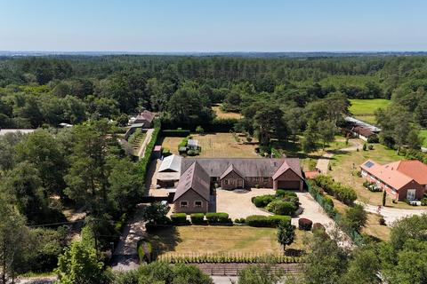 8 bed property, in Wayside Road, £1,250,000