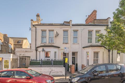 2 bed property, in Cowick Road, £385,000