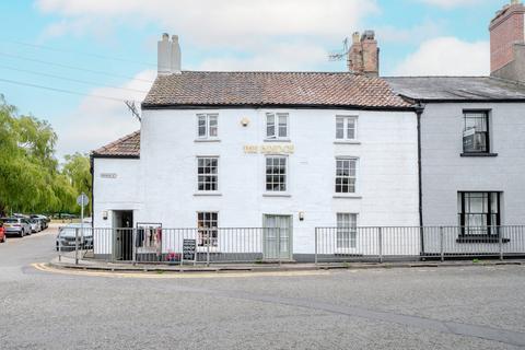 4 bed property, in Bridge Street, £925,000