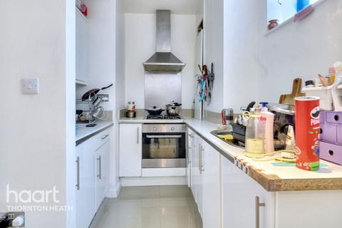 2 bed property, in London Road, £240,000