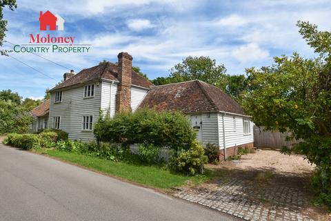 3 bed property, in Rural Ewhurst Green, £525,000