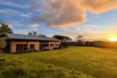 7 bed property, in Templeton, £1,750,000