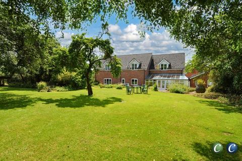 5 bed property, in Brook House Farm, £1,000,000