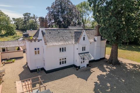 7 bed property, in Wacton Road, £1,250,000