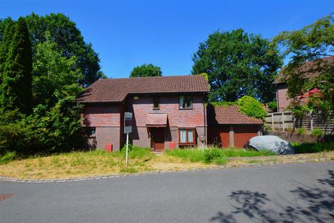 4 bed property, in Geffers Ride, £850,000