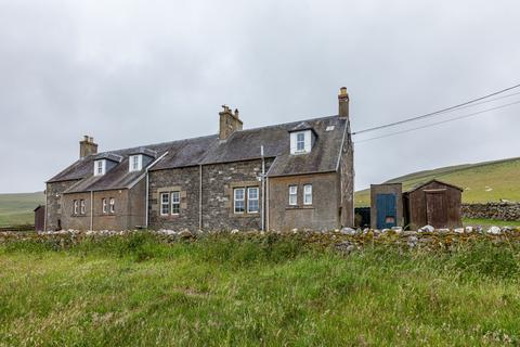 2 bed property, in Kelso, £115,000