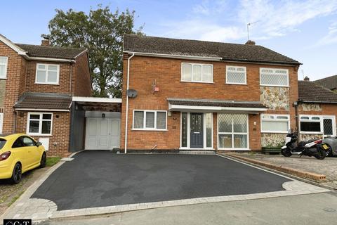 3 bed property, in Newfield Drive, £265,000