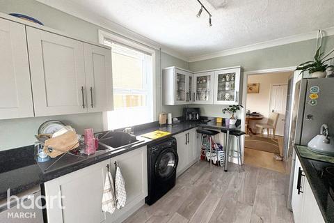 3 bed property, in Norwood Road, £220,000