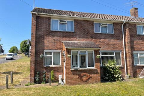3 bed property, in Bingham Road, £275,000