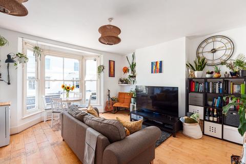 2 bed property, in Western Road, £269,999