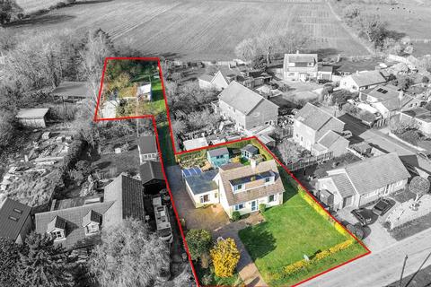 3 bed property, in Gressenhall, £400,000