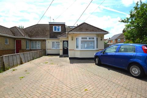 4 bed property, in Queen Elizabeth Chase, £385,000