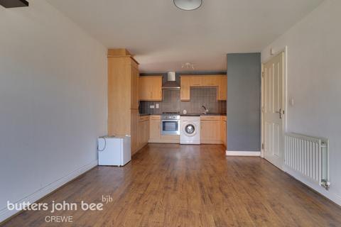 2 bed property, in Blount Close, £67,500