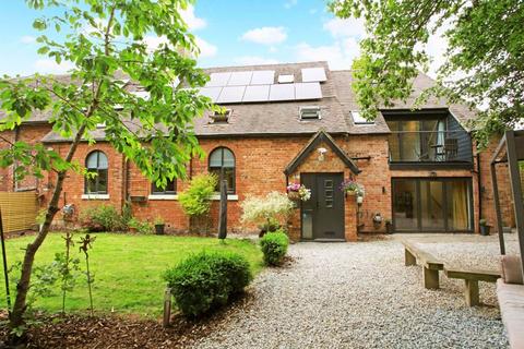 6 bed property, in Park Lane, £699,995