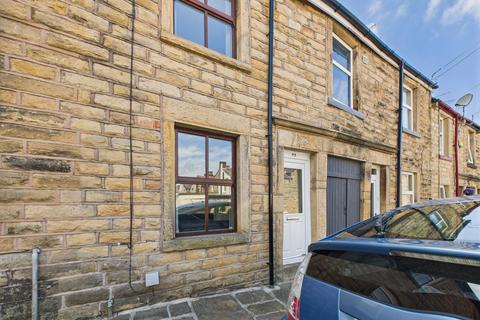 4 bed property, in Aberdeen Road, £240,000