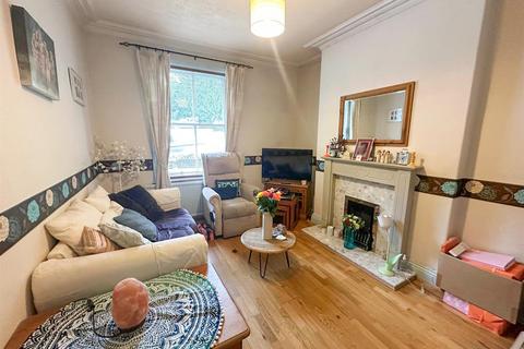 3 bed property, in Harewood Cottage Skipton Road, £199,950