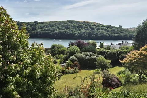 3 bed property, in Golant, £550,000