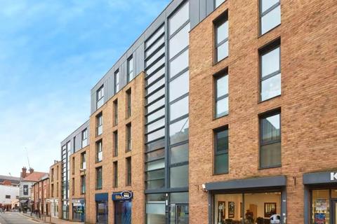 2 bed property, in St. John's Walk, £160,000