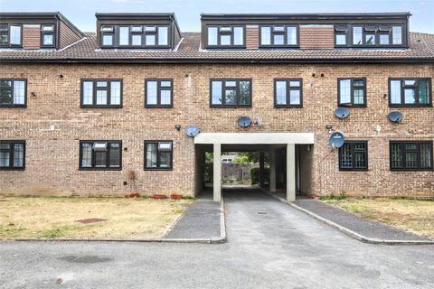 2 bed property, in Forest Road, £275,000