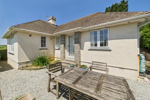 2 bed property, in St. Just in Roseland, £650,000