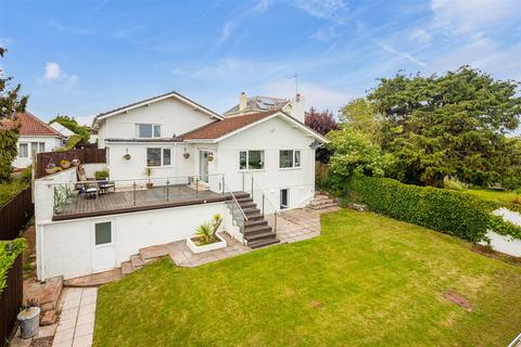 5 bed property, in Copythorne Road, £650,000