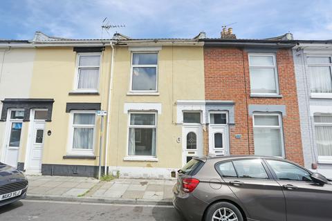 2 bed property, in Esslemont Road, £200,000