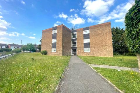 1 bed property, in Spencer Road, £250,000