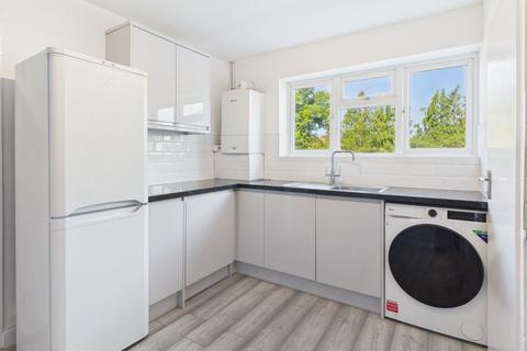 3 bed property, in Packhorse Road, £375,000