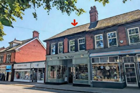 3 bed property, in 12a Sandford Avenue, £225,000