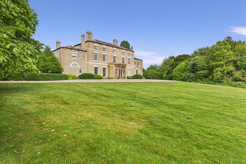 2 bed property, in Riplingham Road, £385,000