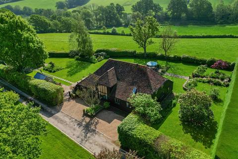 3 bed property, in Kingsgate Lane, £1,100,000