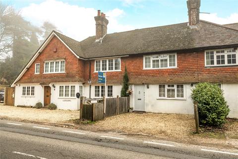 2 bed property, in Hindhead, £350,000