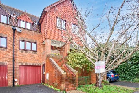 4 bed property, in Lyons Crescent, £550,000