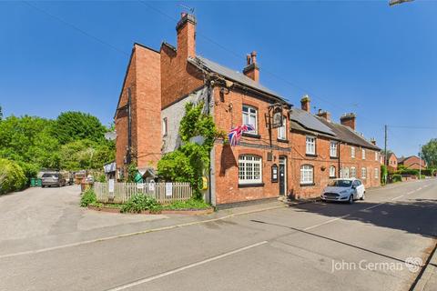 2 bed property, in Burton Road, £425,000