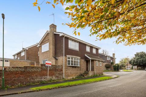 4 bed property, in Kymer Gardens, £560,000