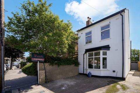2 bed property, in Furze Road, £450,000