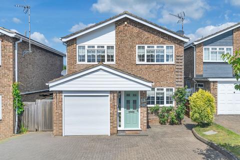 4 bed property, in Perowne Way, £600,000
