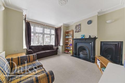 3 bed property, in Addiscombe Court Road, £450,000
