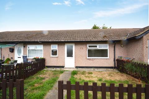 1 bed property, in The Broadway, £100,000