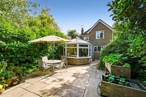 3 bed property, in Poplar Road, £485,000