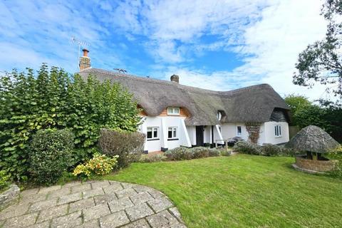 3 bed property, in Leigh Lane, £750,000