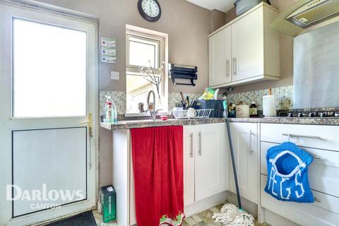 2 bed property, in Frank Road, £185,000