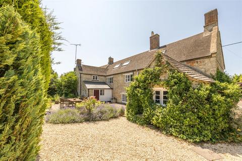 5 bed property, in Troy Lane, £900,000