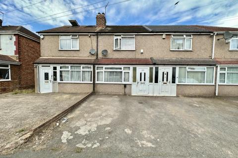 2 bed property, in Lansbury Drive, £450,000