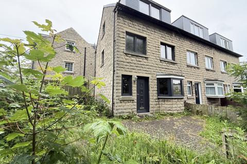 4 bed property, in Bridgegate, £179,950