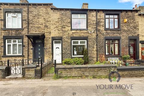 2 bed property, in Hawthorne Street, £100,000