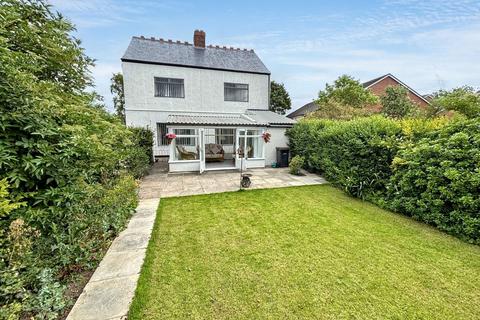 3 bed property, in Chilton, £180,000