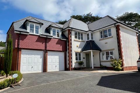 5 bed property, in Llys Y Fedwen, £525,000